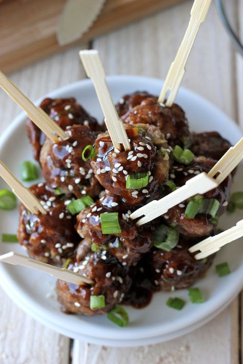 Hoisin Meatballs, Easter Appetizers Easy, Asian Meatballs, Savory Meatballs, Tender Meatballs, Easter Appetizers, General Tso, Party Finger Foods, Finger Food Appetizers