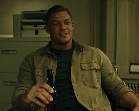 Casual Khaki Military Shirt with Front Pockets of Alan Ritchson as Jack Reacher in Reacher Reacher Series, Gaming Supplies, Lethal Protector, Alan Ritchson, Eddie Brock, Jack Reacher, Aesthetic Men, Leather Work Boots, Military Shirt