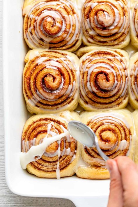 Vegan Cinnamon Rolls Vegan Cinnamon Rolls Easy, Peanut Butter Banana Bread, Rolls Easy, Vegan Cinnamon Rolls, Cinnamon Rolls Easy, Best Cinnamon Rolls, Homemade Dinner Rolls, Clam Recipes, Homemade Breakfast