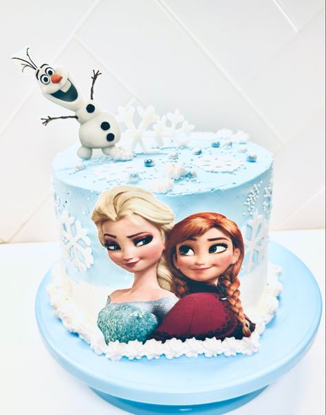 Frozen Cake Design, Elsa And Anna Cake, Frozen Cake Designs, Anna Birthday Cake, Chocolate Snowflakes, Elsa Birthday Cake, Elsa Anna And Olaf, Elsa Cake Frozen, Anna And Olaf