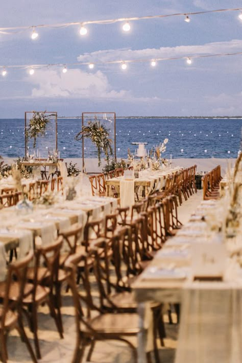 Bohemian Beach Wedding Ideas, Elegant Boho Beach Wedding, Bohemian Wedding Beach, Beachfront Wedding Reception, Beach Wedding Astethic, Beach Wedding Philippines, Beach Wedding Inspiration Receptions, Fancy Beach Wedding, Beach Reception Ideas