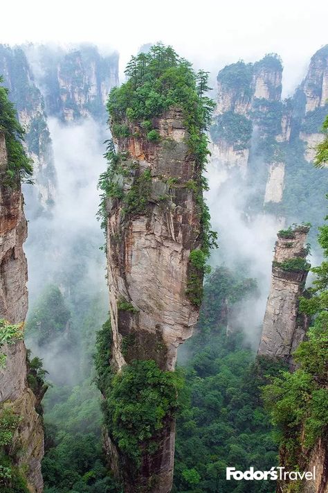 Tianzi Mountains, Architecture Nature, Zhangjiajie, Bhutan, Beautiful Places In The World, Incredible Places, Alam Yang Indah, Beautiful Places To Travel, Beautiful Places To Visit