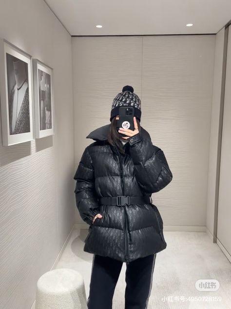 #okify #bagsall #clothes #womenclothes #menclothes #winter #winterclothes #jacket #downjacket #puffer Puffer Jacket, Down Jacket, Winter Outfits, Puffer, Dior, Mens Outfits, Clothes