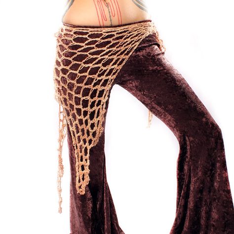 Fishnet hipscarf over velour yoga pants Dance Crochet, Crochet Belts, Elven Style, Crochet Belt, Hip Scarf, Crochet Bottoms, Snake Charmer, Fairy Skirt, Hip Scarves