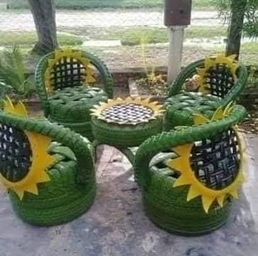 Tyre Garden Ideas, Garden Ideas Kids, Tyre Garden, Kursi Ban, Window Frame Crafts, Design For Garden, Tire Ideas, Tire Projects, Tire Craft