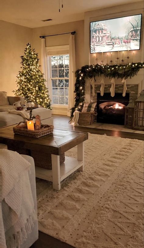 Winter Home Decor Cozy, Cozy Christmas Living Room, Centerpiece Christmas, Cozy Christmas Decor, Christmas Living Room, Christmas Decor Inspiration, Christmas Decorations Living Room, Christmas Room Decor, Christmas Living Rooms