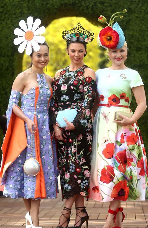 Melbourne Cup Fashion 2022, Melbourne Cup Fashion 2023, Crazy Kentucky Derby Hats, Melbourne Cup Dresses, Kentucky Derby Party Attire, High Tea Outfit, Melbourne Cup Fashion, Ascot Outfits, Fascinator Hats Outfit