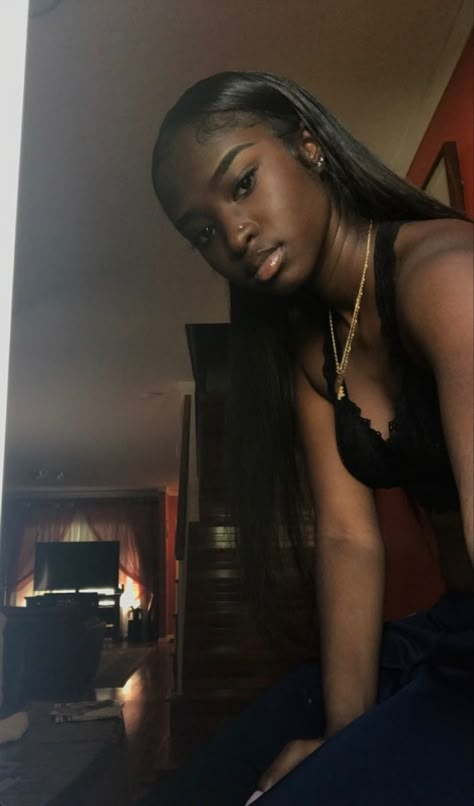 Dark Skin Face Claim, Pretty Dark Skin Girl, Dark Skinned Black Women, Dark Skin Baddie, Glowing Black Skin, Dark Skin Black Women, Brownskin Girl, Dark Skin Girl, Pretty Dark Skin