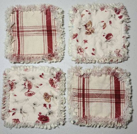 Rag Quilt Potholders, Quilt Coasters, Creative Coasters, Quilted Coasters, Rag Quilts, Fabric Coasters, Small Sewing Projects, Diy Quilt, Rag Quilt