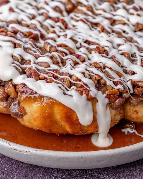 Maple Pecan Sticky Buns Recipe | Tastes of Lizzy T Amish Sticky Buns Recipe, Pecan Swirls Recipe, Amish Sticky Buns, Sticky Buns Recipe, Easy Sticky Buns, Maple Syrup Glaze, Amish Style, Sticky Buns Recipes, Rolls Homemade