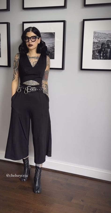 Goth Black Tie Outfit, Edgy Outfits Pear Shape, Alternative Runway Fashion, Elevated Goth Style, Corpgoth Outfits, Goth Clubbing Outfit, Dark Business Casual, Glam Goth Fashion, Corp Goth Work Outfits