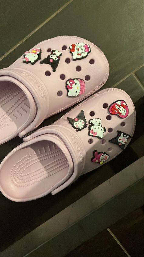 Girly Crocs, Light Pink Crocs, Hello Kitty Crocs, Styling Crocs, Images Hello Kitty, Pretty Sneakers, Crocs Fashion, Pink Crocs, Pretty Shoes Sneakers