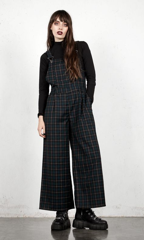 Ava Wide Leg Dungarees - Disturbia Clothing Dungarees And Doc Martens, Edgy Wide-leg Pants For Alternative Fashion, Plaid Dungaree Dress, Plus Size Androgynous Fashion, Grunge Dungarees, Lucy And Yak Black Dungarees, Dungaree Outfit, Outfit Grunge, Look Grunge