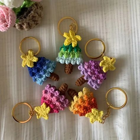 easy crochet ring pattern, crochet jewelry rings, crochet magic ring pattern, free crochet ring patterns, crochet napkin rings pattern, crochet flower ring pattern, crochet keychain ring pattern Tiny Crochet Keychain, Ring Patterns, Keychain Designs, Crochet Ring, Ring Pattern, Crochet Fruit, Crochet Keychain Pattern, Keychain Ring, Handmade Keychain