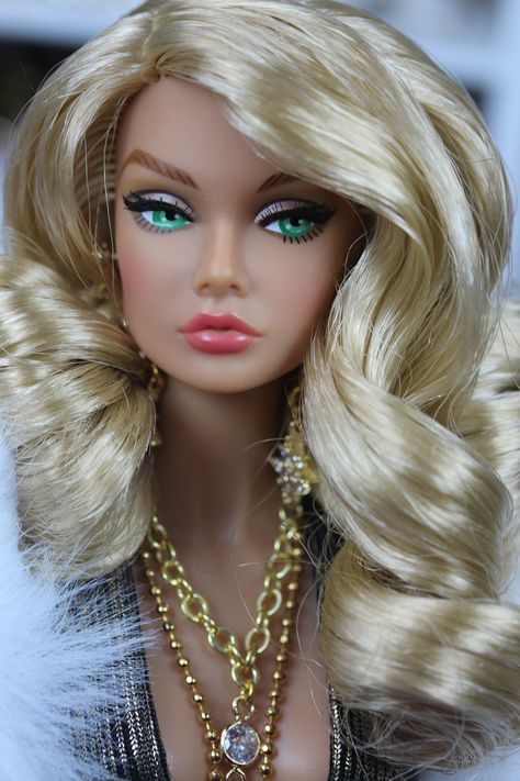 Undercover Angel Poppy | This Poppy is a star! Dress is by I… | Flickr Silver Couture, Angel Face Barbie, Fashion Angels Toys, Poppy Parker Dolls Fashion, Haircut For Square Face, Barbie Goddess Dolls, Square Face, Barbie Collector Dolls, Glam Doll