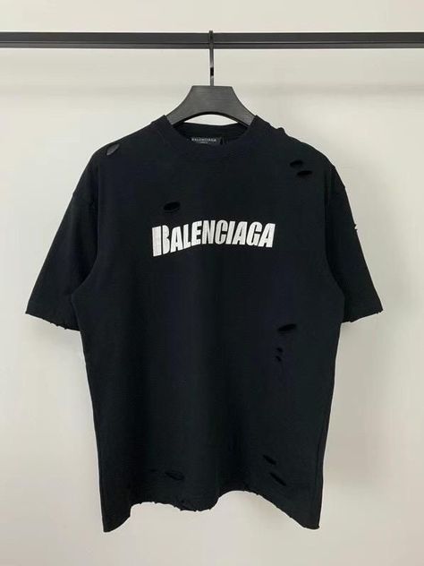 Balenciaga Tshirt Men, Balenciaga Tshirt, Balenciaga Men, Tshirt Men, Men's Collection, Balenciaga, Fashion Branding, Cute Outfits, Tshirt Designs