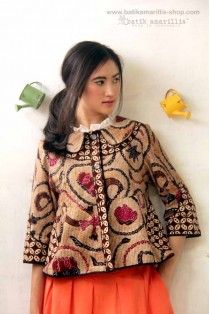 batik amarillis's west and girl jacket Batik Outer, Batik Blazer, Mode Batik, Batik Kombinasi, Batik Blouse, Batik Modern, Batik Kebaya, Indonesian Batik, Batik Fashion