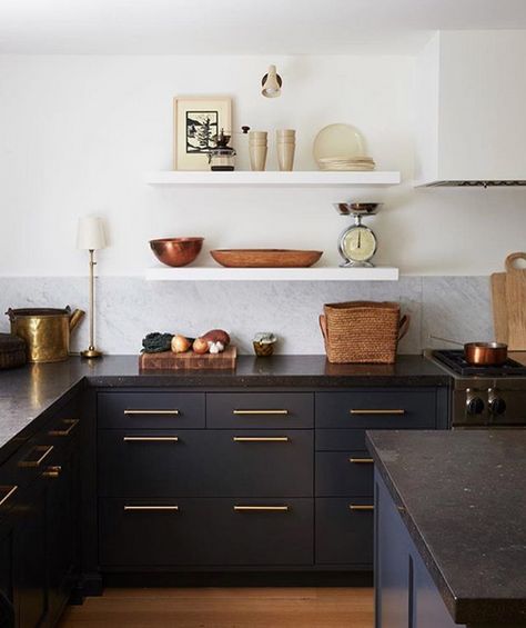 Black Kitchen Countertops, Bedroom Transitional, Black Granite Countertops, Transitional Living, Minimal Home, Summer Kitchen, Black Kitchen, Transitional Decor, Black Kitchens