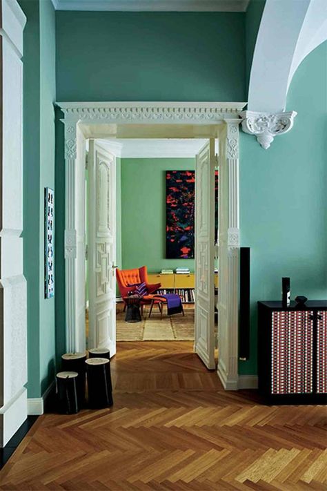 Farrow and Ball paint colours in real homes | House & Garden Dix Blue, Breakfast Room Green, Blue Hallway, Farrow Bal, Hallway Paint, Hallway Colours, Hallway Inspiration, Paint Color Inspiration, Hal Decor