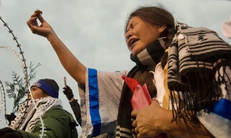 How the Women of Standing Rock Inspired the World - YES! Magazine Standing Rock Protest, Cannon Ball, Powerful Photos, Native Women, Indian Reservation, Standing Rock, Phenomenal Woman, University Of Colorado, Women Issues