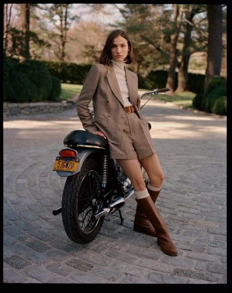 Falling for New York (Again) | Vogue Estilo Old Money, Suit Shorts, Ivy League Style, Ralph Lauren Style, Old Money Style, Ralph Lauren Women, Heritage Fashion, Kinds Of Clothes, Ralph Lauren Outfits