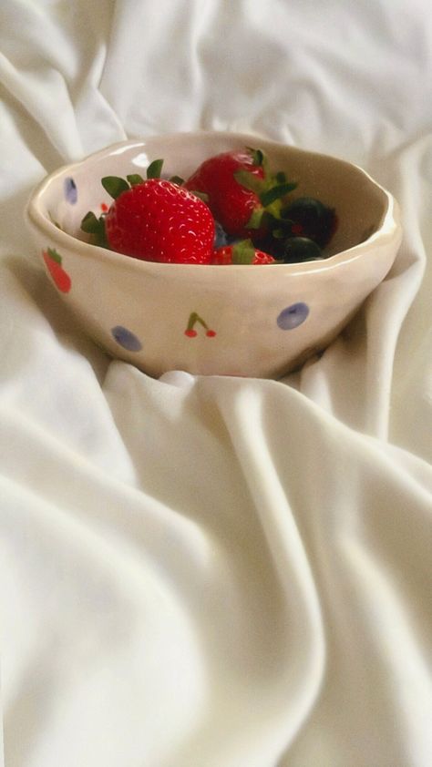 Cereal Bowl Ceramics, Clay Cereal Bowl, Aesthetic Pottery, Bowl Aesthetic, Strawberries And Blueberries, Cherry Bowl, Yogurt Ice Cream, Fruit Yogurt, Matcha Bowl