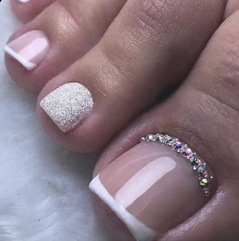 Wedding Nails Feet For Bride, Wedding Nails And Toes For Bride, Bride Toe Nails, Bride Pedicure, Wedding Toe Nails For Bride, Bride Toes Nails, Western Style Wedding Dress, Wedding Toe Nails, Wedding Toes