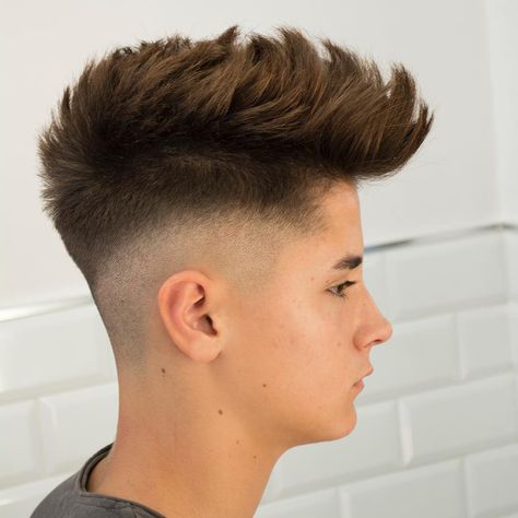 Teen boy haircuts ideas ultimate collection. Pick out the best cut that flatters your hair type, lifestyle and personal taste. Hair Style Boy, Cool Kids Haircuts, Mid Fade Haircut, Male Hairstyles, Gents Hair Style, Style Boy, Mens Hairstyles Thick Hair