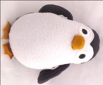 Plushie Penguin (instead of plain fleece, try stain-friendly fabric with pattern and chewable feet for infant) Plushie Penguin, Diy Penguin Crafts, Stuffed Animal Ideas, Stuffed Penguin, Sewing Animals, Make A Stuffed Animal, Plush Penguin, Penguin Crafts, Animal Ideas