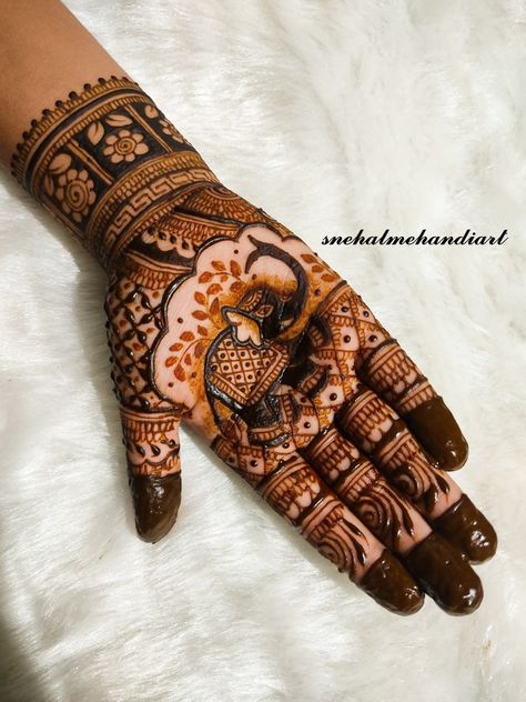 Designer Mehendi, Palm Henna Designs, Normal Design, Palm Henna, Rajasthani Mehndi Designs, Mehndi Designs 2018, Henna Ideas, Mehndi Designs Bridal Hands, Legs Mehndi Design