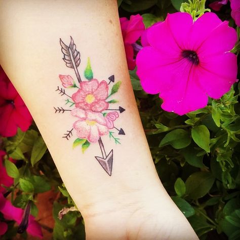 Small flowers and arrow tattoo Arrow With Flowers Tattoo, Arrow Tattoo Design, Arrow Tattoo, Flowers Tattoo, Arrow Tattoos, Ink Ideas, Flower Tattoos, Small Flowers, Body Art Tattoos