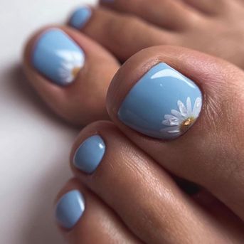 Spring Toe Nails: Seasonal Splendor at Your Feet Daisy Pedicure, Spring Toe Nails, Blue Toe Nails, Spring Pedicure, Summer Nails 2023, Ideas Uñas, Gel Toe Nails, Toe Nail Color, Pretty Toe Nails