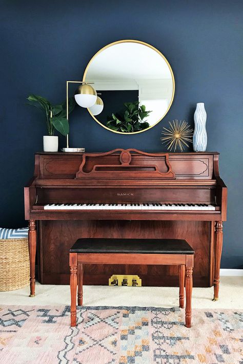 Modern Piano Decor, Piano Hallway Entryway, Art Deco Music Room, Wall Decor Around Piano, Electric Piano Decor, Wall Above Piano Decor, Mirror Over Piano, Piano With Mirror Above, Style A Piano