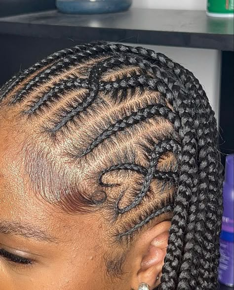 Natural Lines Hairstyles, Small Lines Hairstyle, Small Lines Cornrows With Natural Hair, Black Cornrow Hairstyles, Braids Stitch, Cornrow Hairstyles For School, London Hair, Cornrows Braids For Black Women, Quick Braids