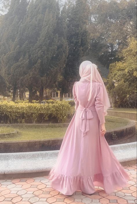 #coquette #hijabfashion #aesthetic Hijabi My Melody, Coquette Muslim Outfit, Pink Abaya Aesthetic, Pink Muslim Aesthetic, Pink Hijab Aesthetic, Hijabi Coquette, Coquette Hijab, Hijabi Aesthetic Outfits, Fairy Dress Aesthetic