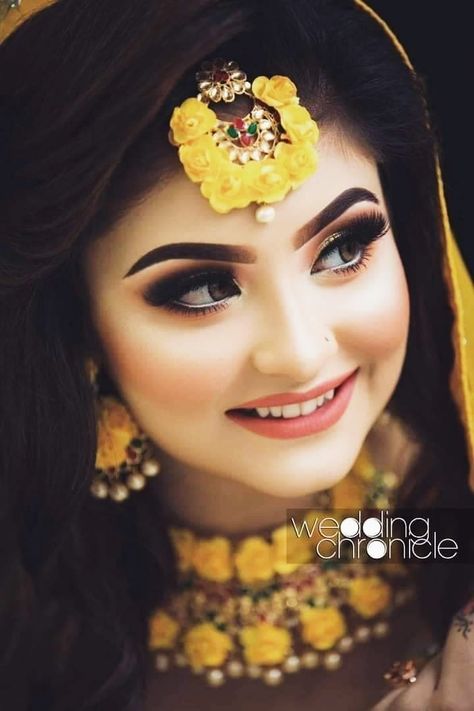 Haldi Brides, Haldi Makeup, Pimple Free Skin, Latest Arabic Mehndi Designs, Women Trousers Design, Pretty Wallpapers Tumblr, Bride Photography Poses, House Design Plans, Shine Jewelry