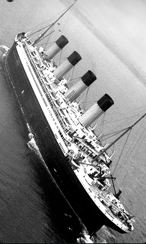 Titanic Aesthetic Ship, Hmt Olympic, Titanic Movie Poster, Titanic 2, Rms Olympic, Lego Titanic, Titanic History, Titanic Ship, Cunard Line