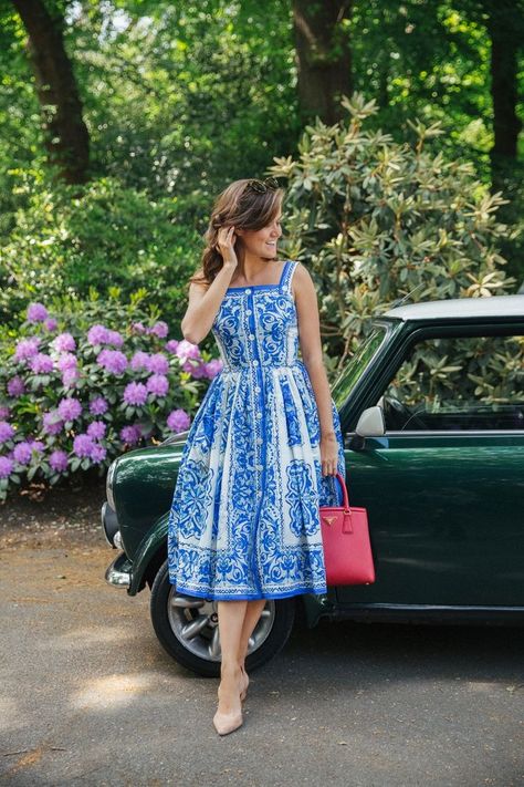 Blue And White Dress, Rock Design, Knee Length Dresses, Mode Vintage, Dress With Cardigan, Waist Dress, Look Chic, Knee Length Dress, Street Styles