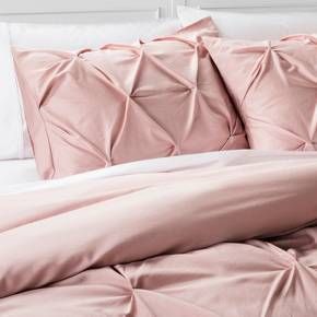 Add a subtle touch of textural dimension to enhance your bedroom decor with the Pinched Pleat Duvet Cover Set from Threshold. The pleated fabric has multiple pin tucks for ultimate softness and texture. Duvet Covers Target, Pintuck Duvet Cover, Luxury Bedding Master, Cute Duvet Covers, Black Duvet Cover, Gray Duvet Cover, Pink Duvet Cover, Bedding Sets Online, Simple Bed