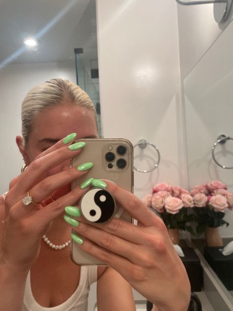 Neon green chrome nails summer 2023 Chrome Neon Green Nails, Like Green Chrome Nails, Spring Nails With Chrome, Neon Nails With Chrome, Spring Break Nail Inspo 2024, Lime Chrome Nails, Green Summer Nails 2024, Pastel Green Chrome Nails, Green Crome Nails Acrylic