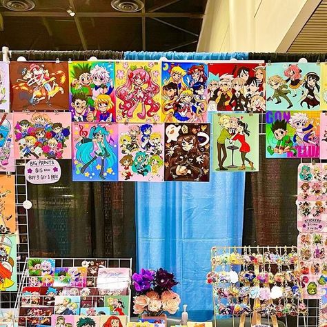 Lalaine 🌤️ on Instagram: "3rd time’s the charm!!!🌸🌤️ I’m here at #wasabicon this weekend!! A39!💖 Peep the new banner and spooky decor👻🎃🦇 #convention #animeconvention #artistalley #art #artwork #artist #illustration #smallbusiness" Artist Alley Banner Booth Ideas, Artist Alley Print Display, Anime Expo Artist Alley, Post Alley Seattle, Atlanta Artist, Artist Illustration, Artist Alley, Spooky Decor, Free Stickers