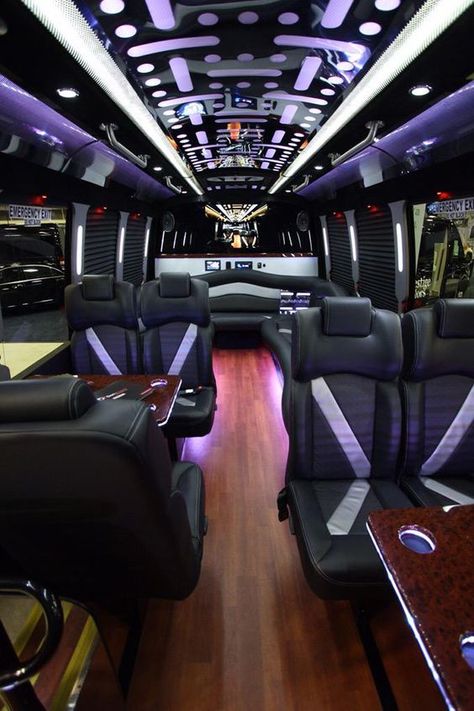 Opulent And Plush Private Jet Interiors - Bored Art Jets Privés De Luxe, Hummer Limo, Private Jet Interior, Jet Privé, Limo Bus, Luxury Jets, Bus Interior, Luxury Van, Luxury Private Jets