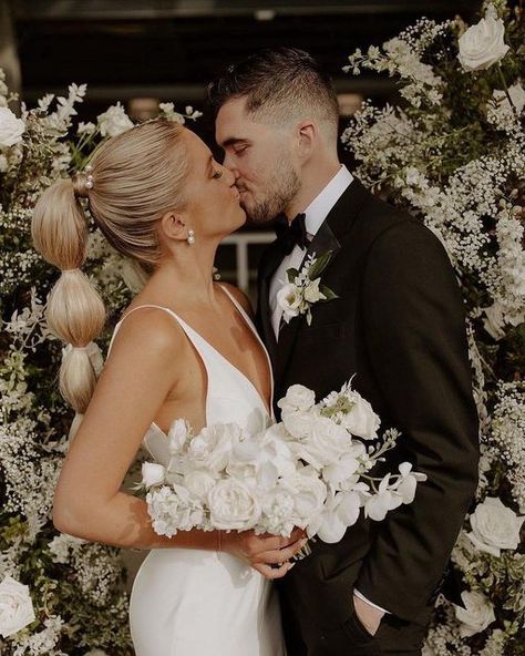 Lovely Bride ™ on Instagram: "#OurLovelies // It’s the bridal bubble braid for us!✨ Katie said ‘I Do’ to Tad in our @sarahseven GIOVANNA from @lovelybridecincinnati. From the hair to the florals, we can’t get enough of all of these modern wedding day details. ____ Dress: @sarahseven GIOVANNA from @lovelybridecincinnati Bride: @katiee_wilson Photo: @jennaborst Video: @acreandarrowfilms Floral: @leefloraldesign Venue: @eventswithbedrock @laurenjacksevents DJ: @rockoutinsta Food: @2uniquecate Bubble Braid, Wedding Day Details, Wedding Bubbles, Lovely Bride, A Perfect Day, Wedding Hair And Makeup, Bride Hairstyles, Modern Wedding, Future Wedding