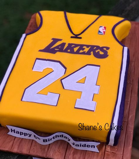 Lakers Jersey birthday cake Jersey Birthday Cake, Kobe Birthday Cake, Lakers Cake Design, Lebron James Cake, La Lakers Cake, Kobe Year Cake, Jersey Cake, Basketball Jersey Cake, Lakers Cake Ideas