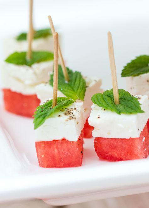 Healthy Appetizers for the Summer | Watermelon Feta Skewers Cold Appetizers On Toothpicks, Fruit Screwers, Chilled Appetizers, Skewers Appetizers, Summer Party Snacks, Feta Appetizer, Salad Bites, Summer Appetizers, Summer Appetizers Easy