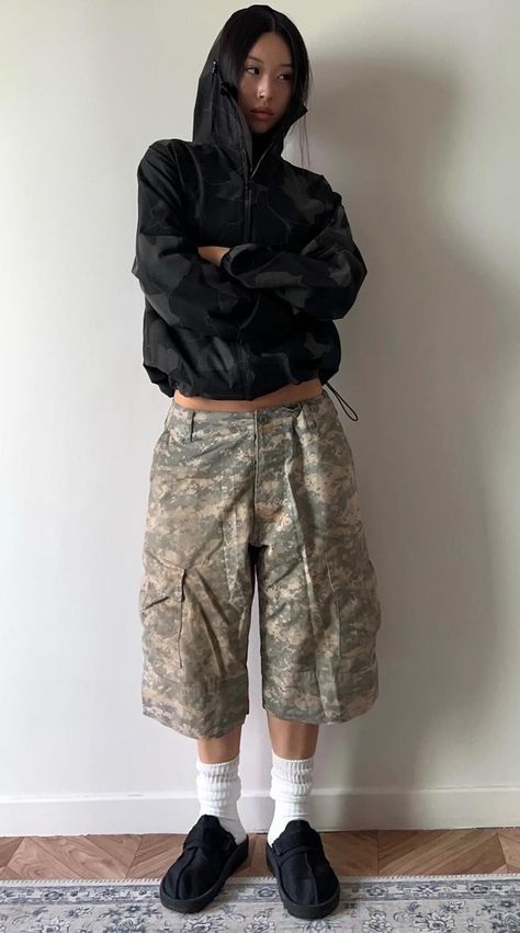 Archive Fashion Women Outfits, Campfloggnaw Outfits, Pub Outfits Women, Pub Outfits, Fashion Women Outfits, Camouflage Outfits, Archive Fashion, Outfit Inspo Casual, Women Outfits