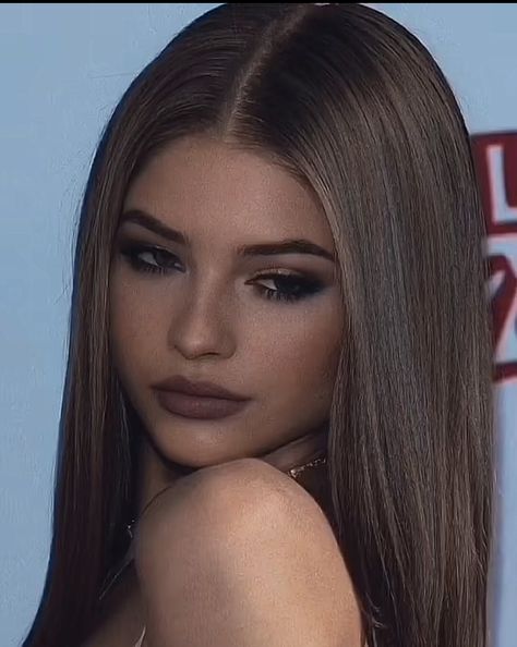 Zendaya x madelyn cline Zendaya X Madelyn Cline, Madeline Cline, Desired Face, Madelyn Cline, Pinterest Girls, Blonde Beauty, Face Claims, Pretty Face, Dark Fantasy