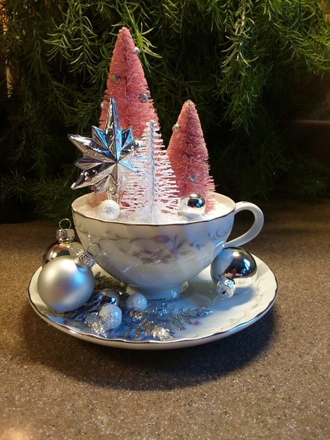 Teacup Christmas Ornaments Diy, Christmas Tea Cups Crafts, Tea Cup Christmas Decorations, Tea Cup Ornaments, Tea Cup Christmas Tree, Teacup Christmas Crafts, Christmas Tea Cup Crafts, Tea Cup Crafts, Teacup Designs