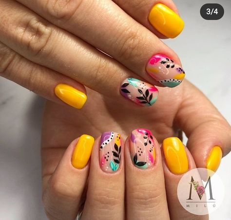 Spring Nails 2023 Bright Colors, Yellow Sun Nails Design, Fluorescent Nail Designs, Dotticure Nail Art, Spring Themed Nails, Yellow Nail Designs Summer, Funky Nails Short, Island Nails Tropical, Fiesta Nails