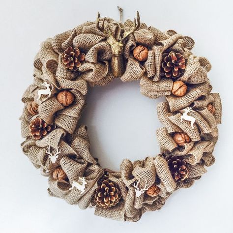 hessian wreath | The 25+ best ideas about Hessian Wreaths on Pinterest ... Hessian Crafts, Burlap Crafts Diy, Suffolk Puffs, Rag Wreaths, Wreath Workshop, Reindeer Wreath, Burlap Art, Diy Christmas Party, Burlap Garland